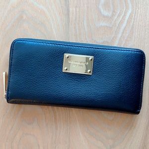 Michael Kors Long Wallet in Black